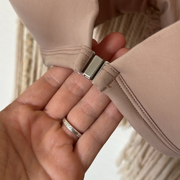 PINK Victoria’s Secret 32DD Seamless Tan Bra - Picture 3 of 6